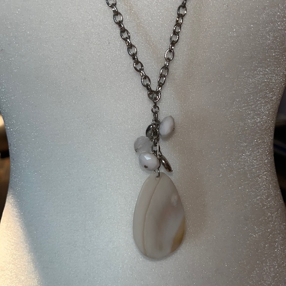 Triple strand necklace  3 chains/ Necklaces with pendants in 1 - Picture 2 of 4